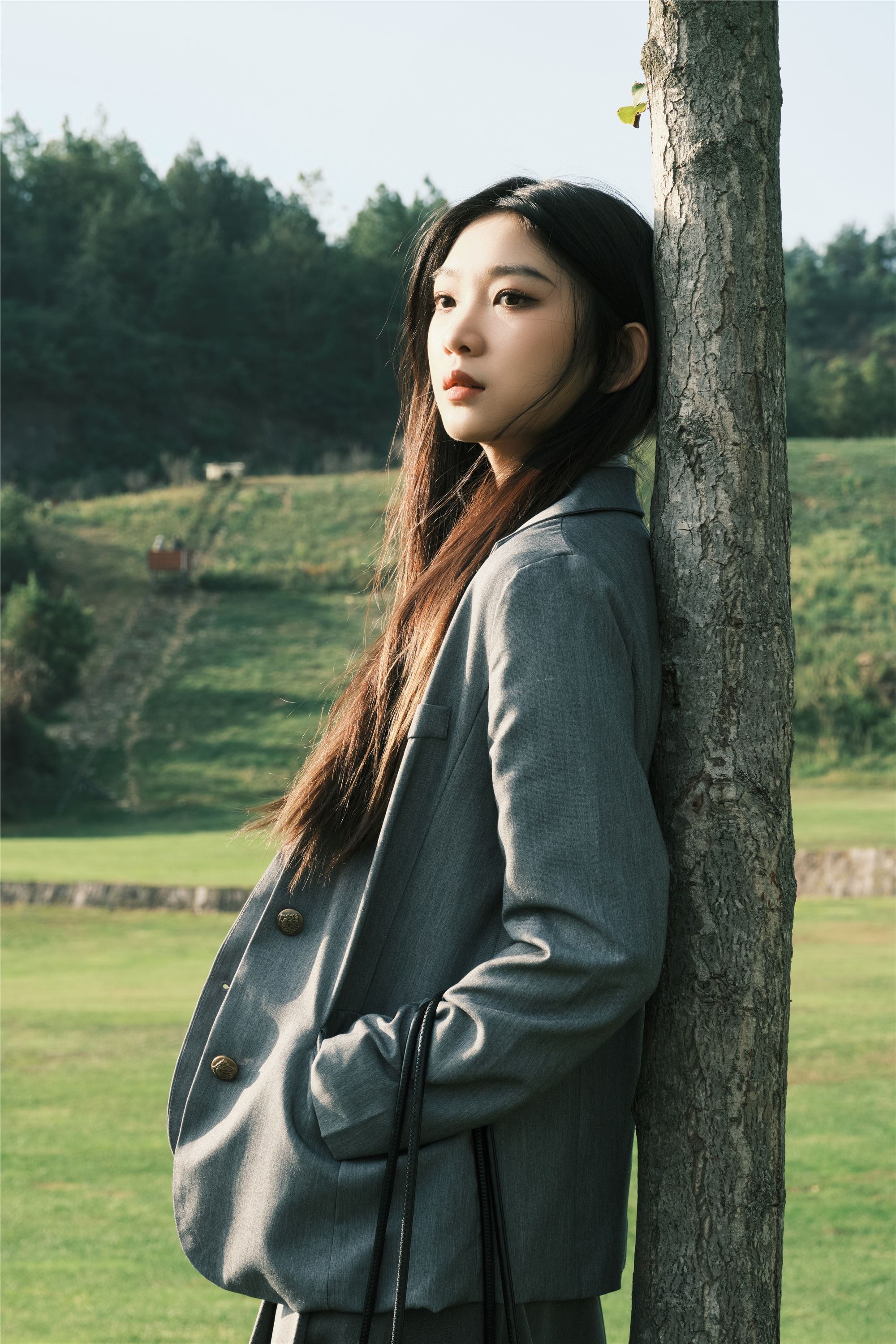 YITUYU艺图语 2025.01.06 草坪学院 一只狸猫